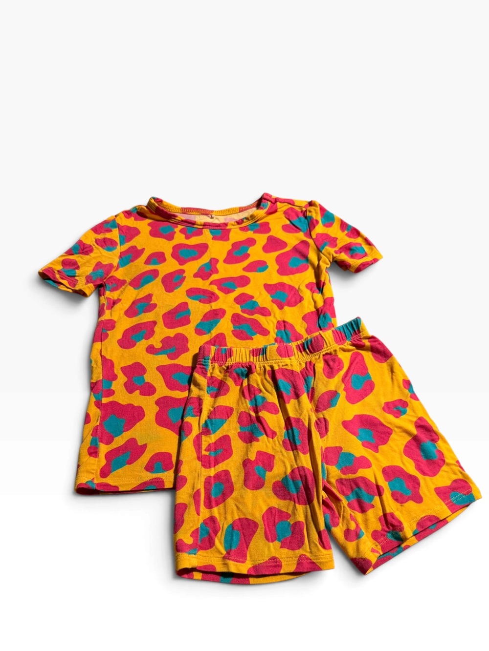 Posh peanut shortsleeved pajama set leopard print Size 2T